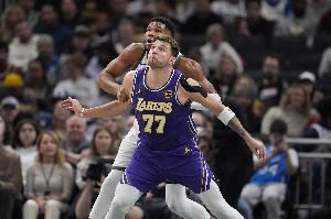 东西部票王大战！ESPN预测明天胜率：湖人56.9% 雄鹿43.1%